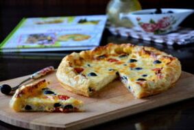 Pileći lonac s maslinama